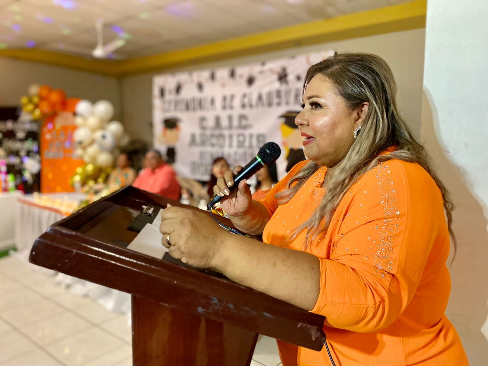 Presidenta Xochilt Mejía y alcalde Luis Fuentes refuerzan su compromiso con la educación infantil en ceremonia de graduación del Jardín de Niños ‘Arcoiris’ C.A.I.C.