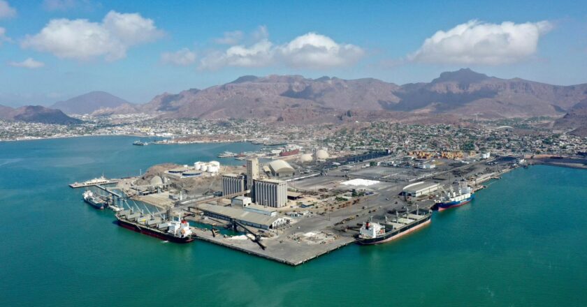 Consolida Gobernador Durazo modernización del Puerto de Guaymas como puerta logística del noroeste