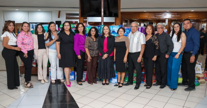 Realiza DIF Guaymas cena con causa Queso, pan y vino.