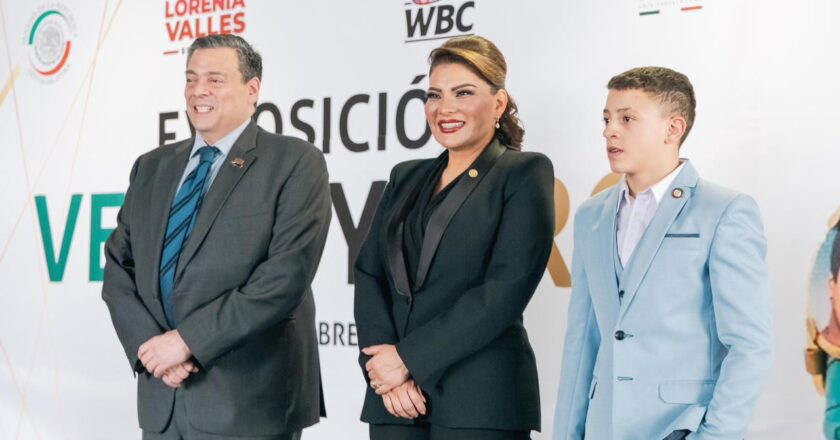 Inaugura Lorenia Valles exposición verde y oro del Consejo Mundial de Boxeo en Senado de la República