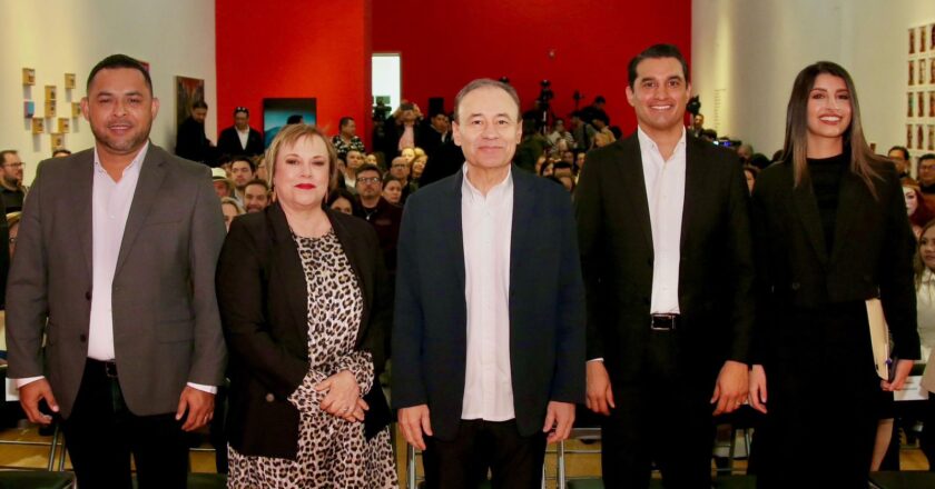 Gobernador Durazo deslumbra con más de 750 artistas de lujo en 40 aniversario de FAOT