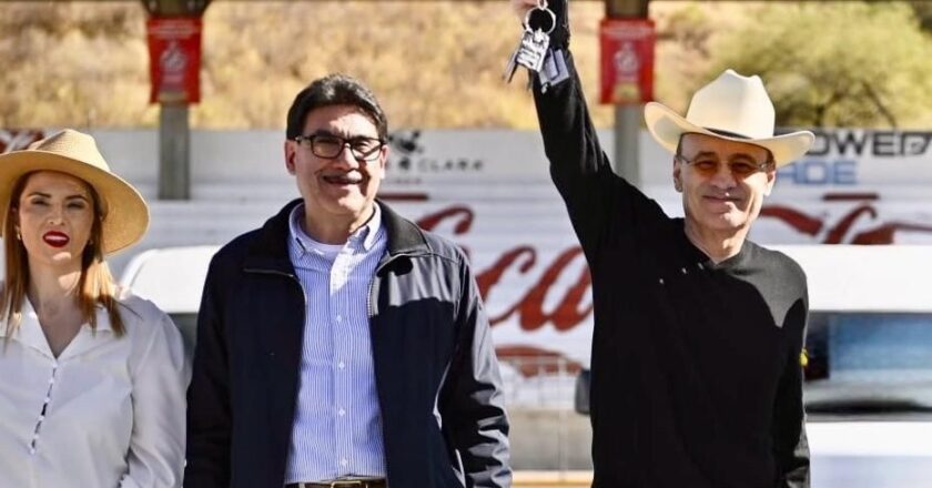 Gobernador Durazo moderniza transporte público de Nogales con nuevas unidades en circulación