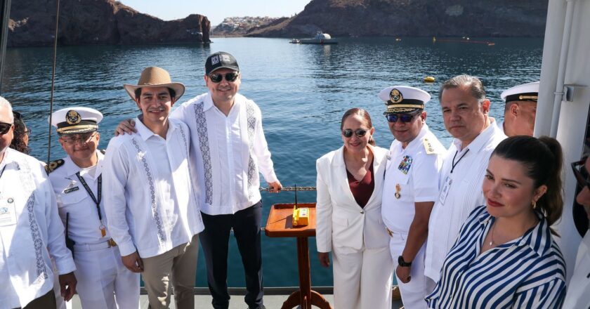 Consolida Gobernador Durazo a San Carlos como destino mundial de buceo con nuevo arrecife artificial