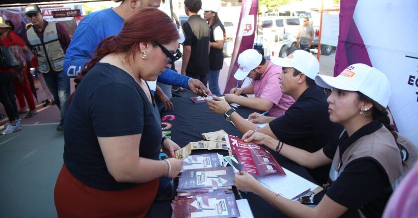 Gobernador Durazo lleva feria de servicios gratuitos “Sonora Atiende” a colonia Mártires de Cananea