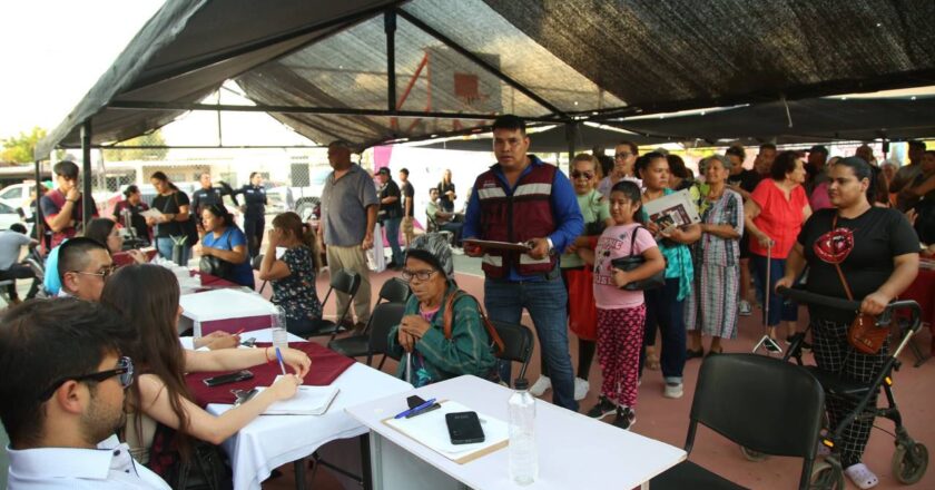 Gobernador Durazo lleva trámites y servicios gratuitos de la jornada “Sonora Atiende” a la colonia Sonacer