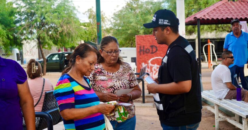 Gobernador Durazo acerca trámites y servicios gratuitos de la feria “Sonora Atiende” a familias de la colonia Solidaridad