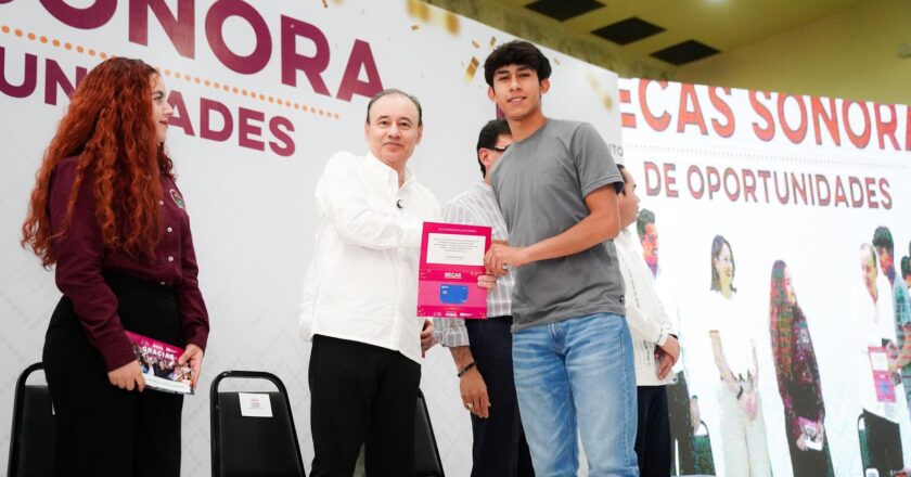 Gobernador Durazo impulsa la transformación de Nogales con más de mil becas universitarias y modernización carretera