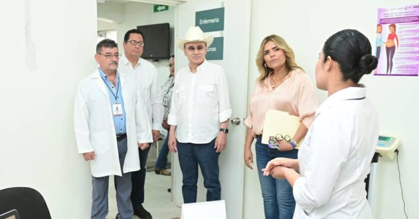 Cumple Gobernador Durazo a trabajadores de la salud; avanza solución a demandas laborales