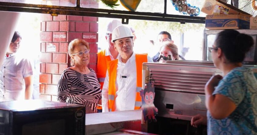 Gobernador Durazo impulsa crecimiento de los pequeños negocios en Sonora
