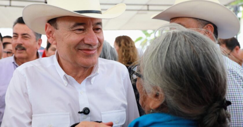 Gobernador Durazo respalda economía de más de 13 mil familias vulnerables con entrega de apoyos directos