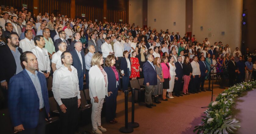 Diputado Omar Del Valle Colosio rinde su Primer Informe de Labores Legislativas en Hermosillo