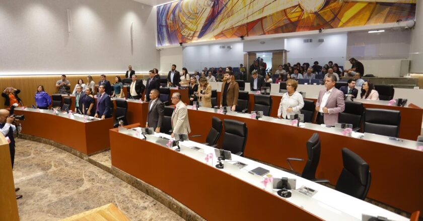 Propone Omar Del Valle Colosio que el gobierno pague pipa de agua cuando no haya suministro