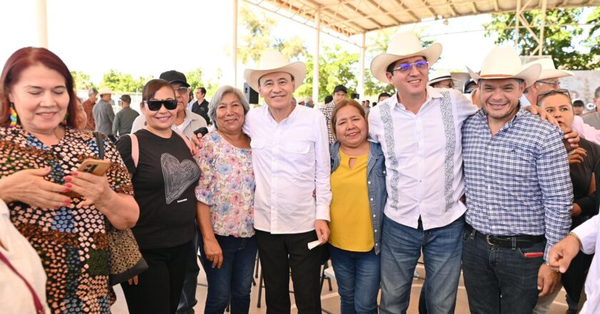 Con apoyos para el campo, salud especializada y becas, Gobernador Durazo cumple a familias del sur de Sonora