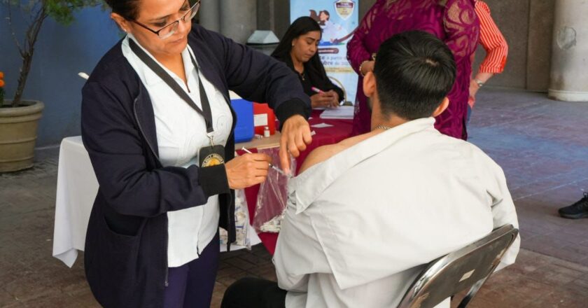 Gobernador Durazo refuerza la prevención de enfermedades respiratorias con jornada de vacunación invernal