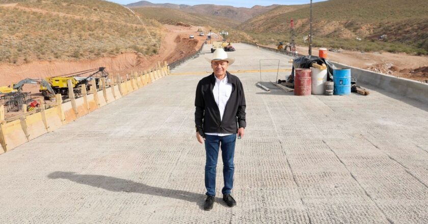 Conectividad y bienestar para la sierra; Gobernador Durazo supervisa avance del 80% de la carretera Bavispe- Nuevo Casas Grandes