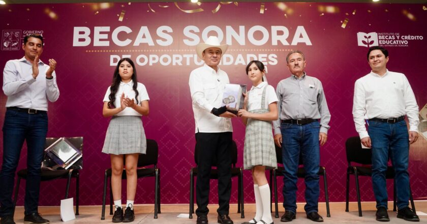 Más de medio millón de estudiantes recibirán una beca en Sonora: Durazo