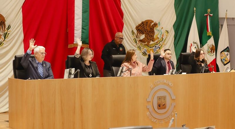 Valida Congreso de Sonora renuncia de Castro Castro y ratifica alcalde de Puerto Peñasco