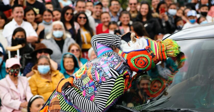 Karcocha, el arlequín urbano más famoso del mundo, llegará al Carnaval Guaymas 2026