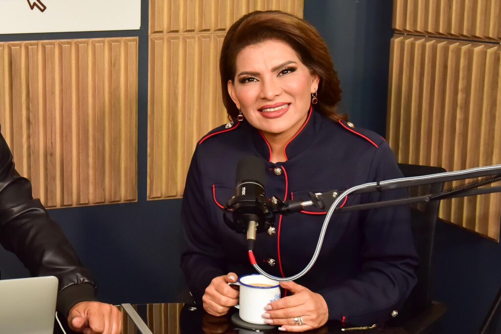 Invertir en los servicios públicos de salud es invertir en el bienestar de la gente: Lorenia Valles