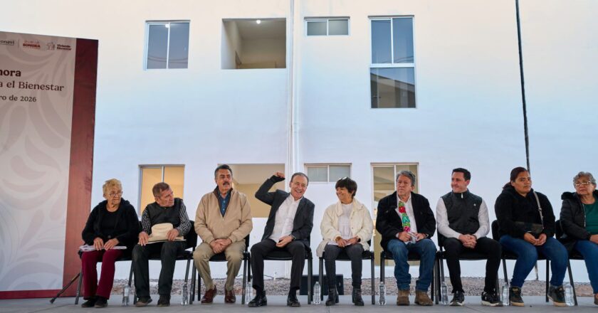 Durazo y Sheinbaum entregan primeras casas del Bienestar en Sonora; meta de vivienda crece a 65 mil