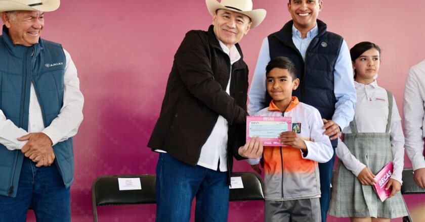 Alfonso Durazo lleva infraestructura hídrica y apoyos educativos a municipios del centro