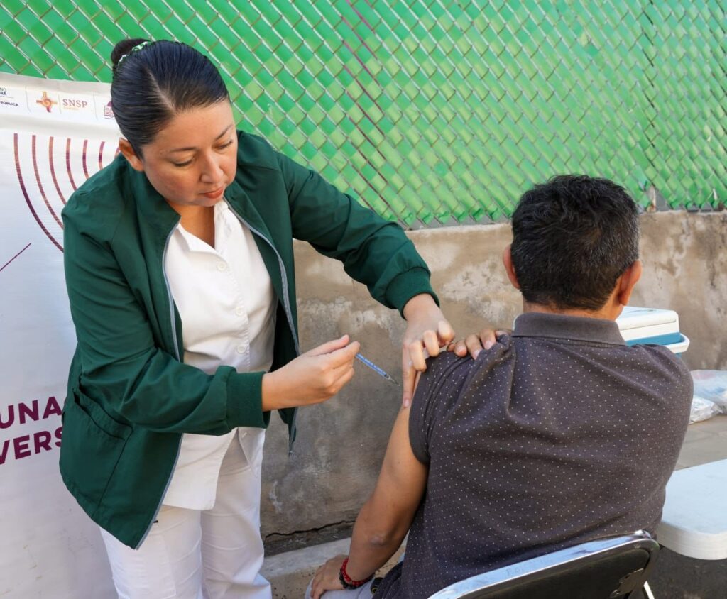 Secretaría de Salud ofrece vacunación gratuita contra influenza y sarampión en Cajeme