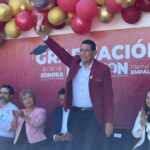 Felicita alcalde a graduados de Icatson; asiste a ceremonia de culminación de cursos