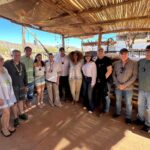 Entrega Omar Del Valle Colosio una tonelada de croquetas a comunidad comca’ac