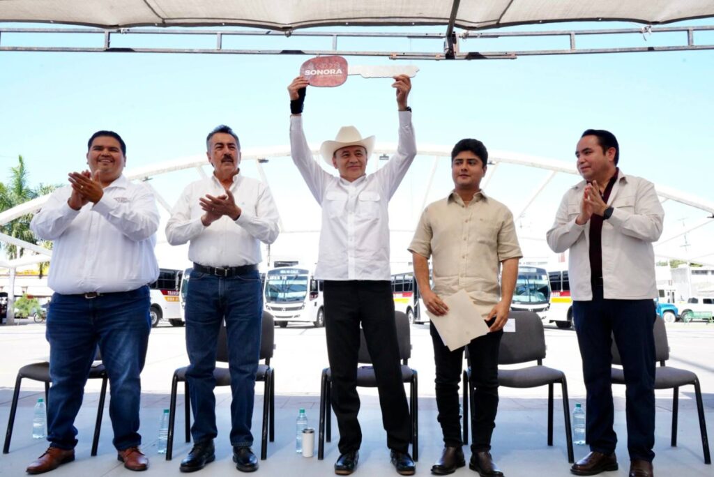 Gobernador Durazo refuerza transporte y salud en Cajeme con nuevos camiones y arranque de Semana Nacional de Vacunación