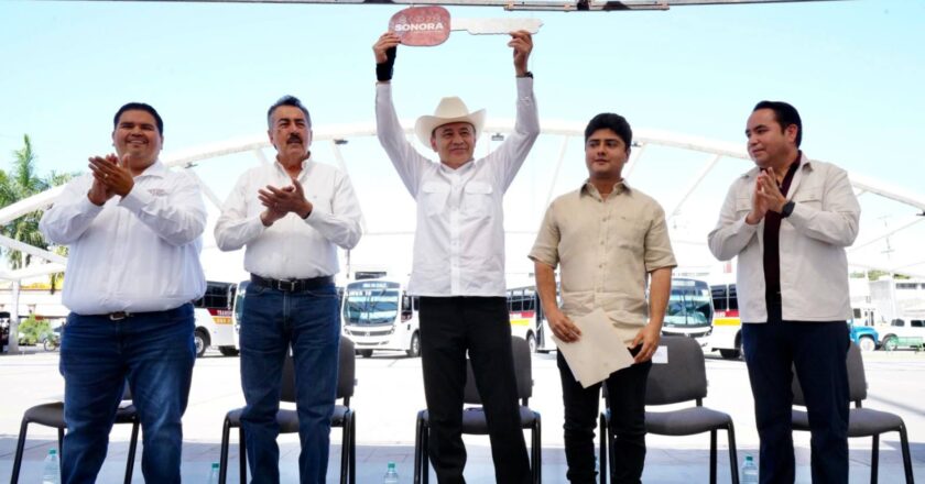 Gobernador Durazo refuerza transporte y salud en Cajeme con nuevos camiones y arranque de Semana Nacional de Vacunación