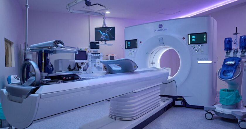 Opera Hospital Universitario al 100%; contará con tercer simulador quirúrgico más avanzado de México: Durazo