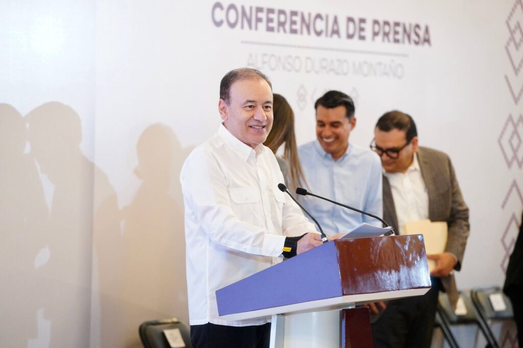 Gobernador Durazo destina la mayor inversión registrada en uniformes escolares; inicia distribución el 6 de mayo