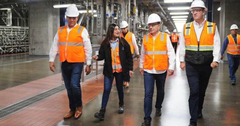 Gobernador Durazo detona crecimiento económico con inversión de 725 millones en industria aeroespacial