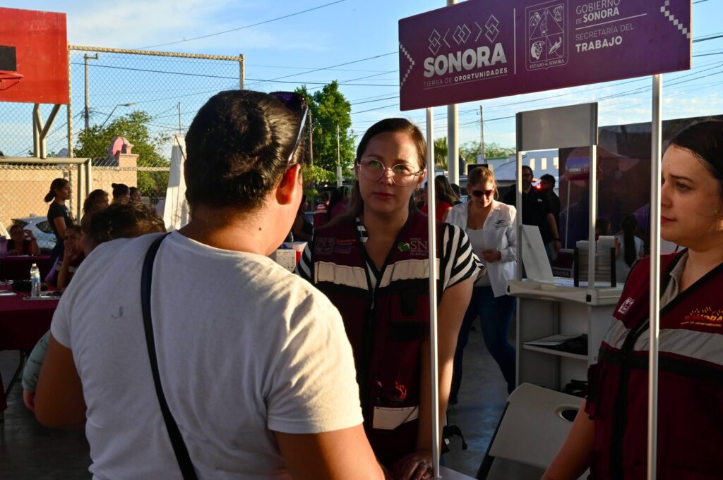 Gobierno de Sonora brinda orientación laboral en feria de servicios “Sonora Atiende”