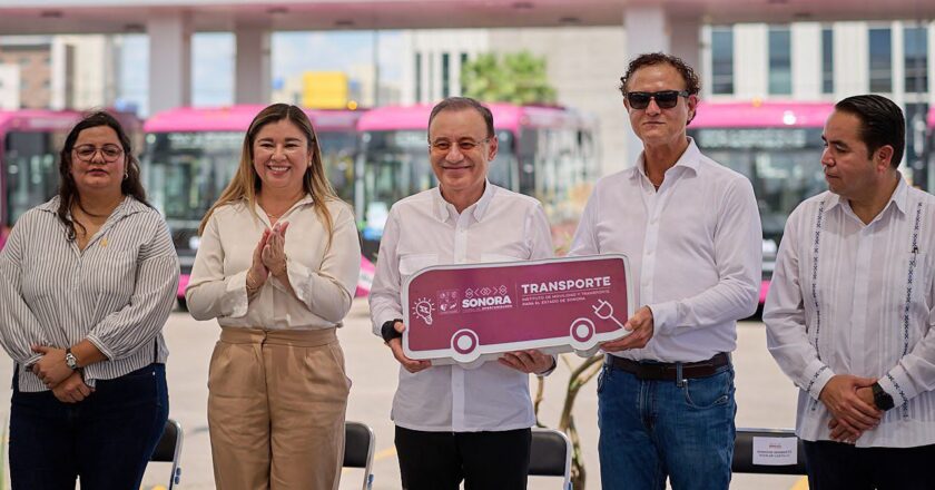 Gobernador Durazo moderniza transporte público de Hermosillo con nuevas unidades eléctricas