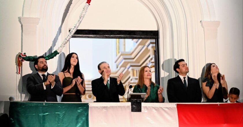 Historia, orgullo y celebración; Gobernador Durazo conmemora junto a miles de sonorenses el 216 aniversario de la Independencia