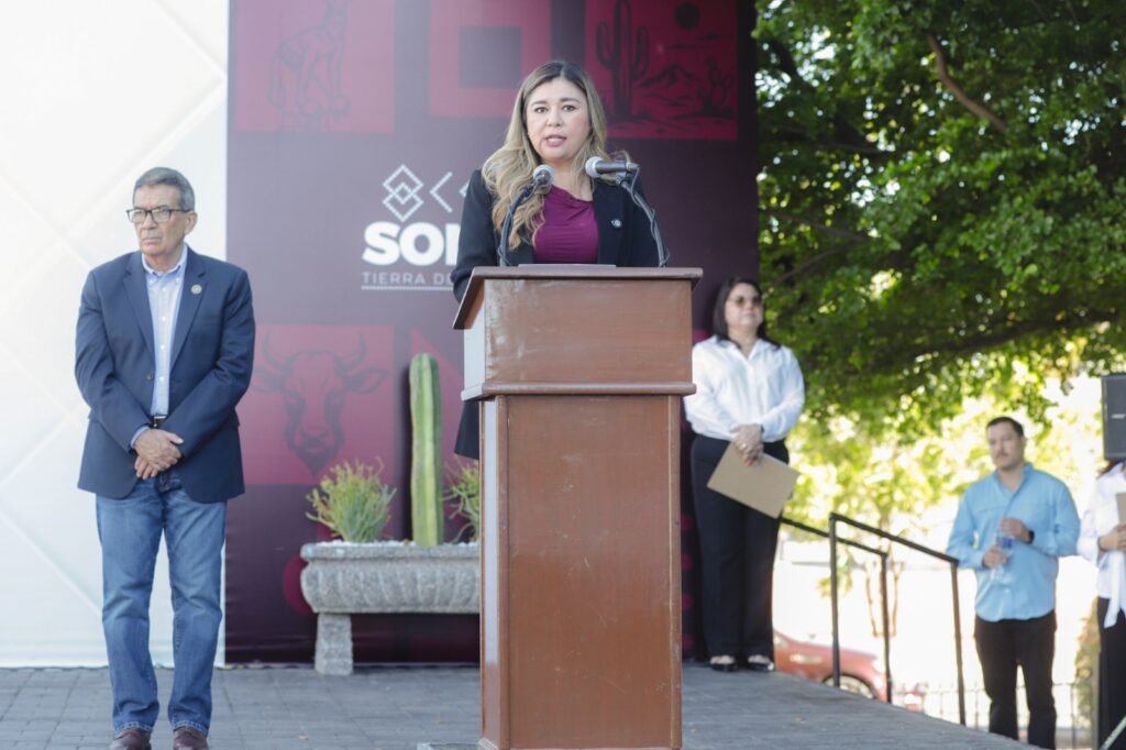 Participa Congreso de Sonora en izamiento de la bandera nacional